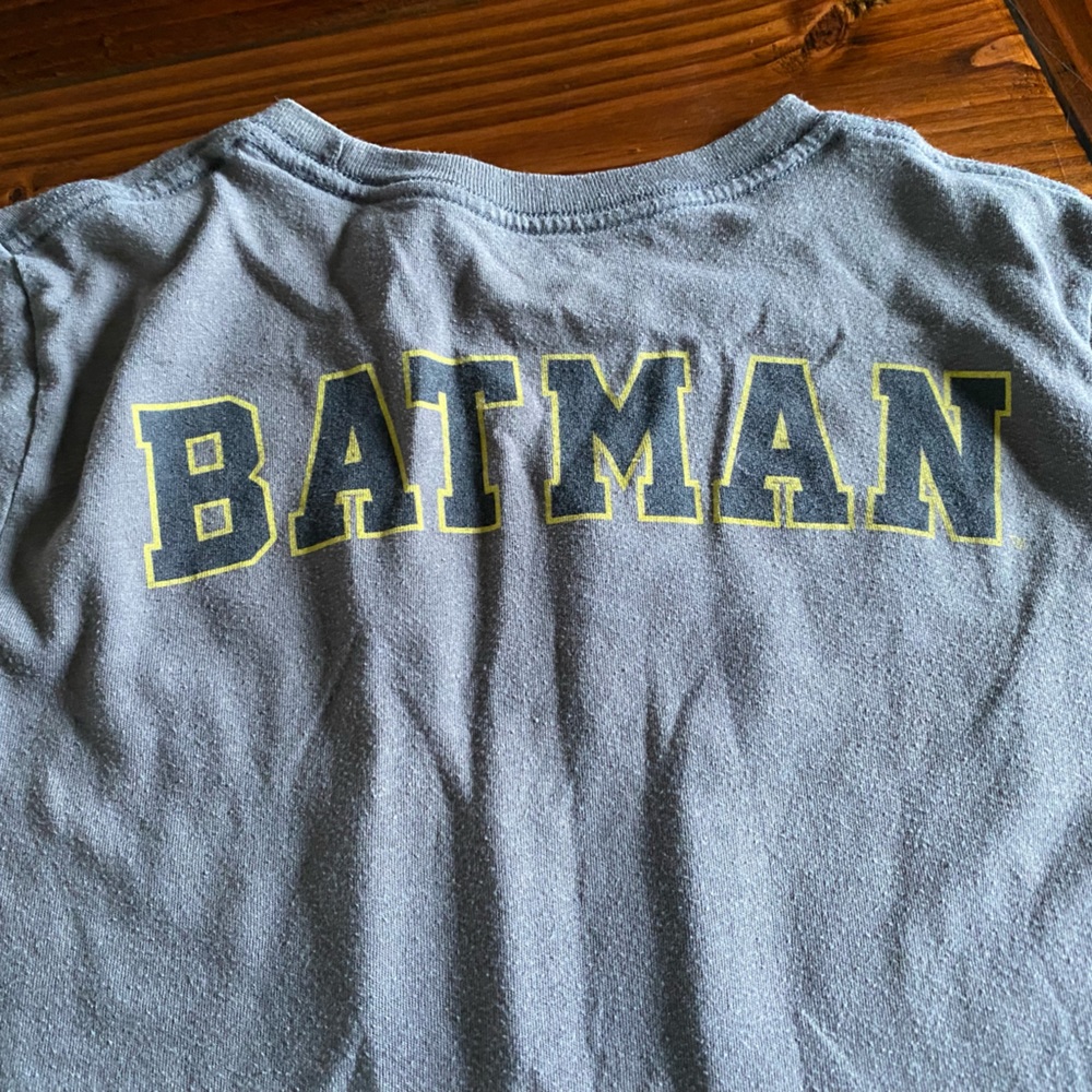 Women’s Batman Varsity Tee - Picture 4 of 4